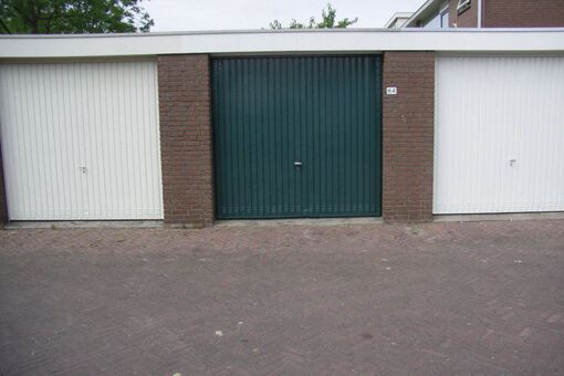 parkeergelegenheid Franz LehÃ¡rlaan 48 Garage